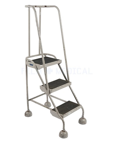 Wheeled Steps / Ladder